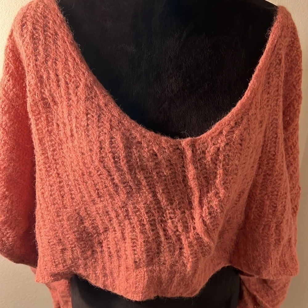 Free People Moonbeam slouchy extra wide Very low V neck alpaca sweater Sz M crop